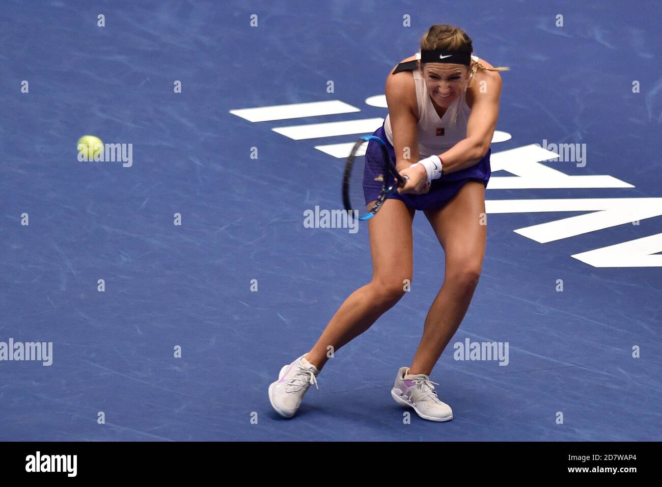 Ostrava, Tschechische Republik. Oktober 2020. ***CTK POOL***Belarussische Victoria Azarenka (Azarenko) im Einsatz während des Spiels gegen Landsmann Aryna Sabalenka (Sabalenko) während der J&T Banka Ostrava Open 2020 Frauen WTA Indoor-Tennisturnier in Ostrava, Tschechische Republik, 25. Oktober 2020, Credit: Jaroslav Ozana/CTK Foto/Alamy Live News Stockfoto