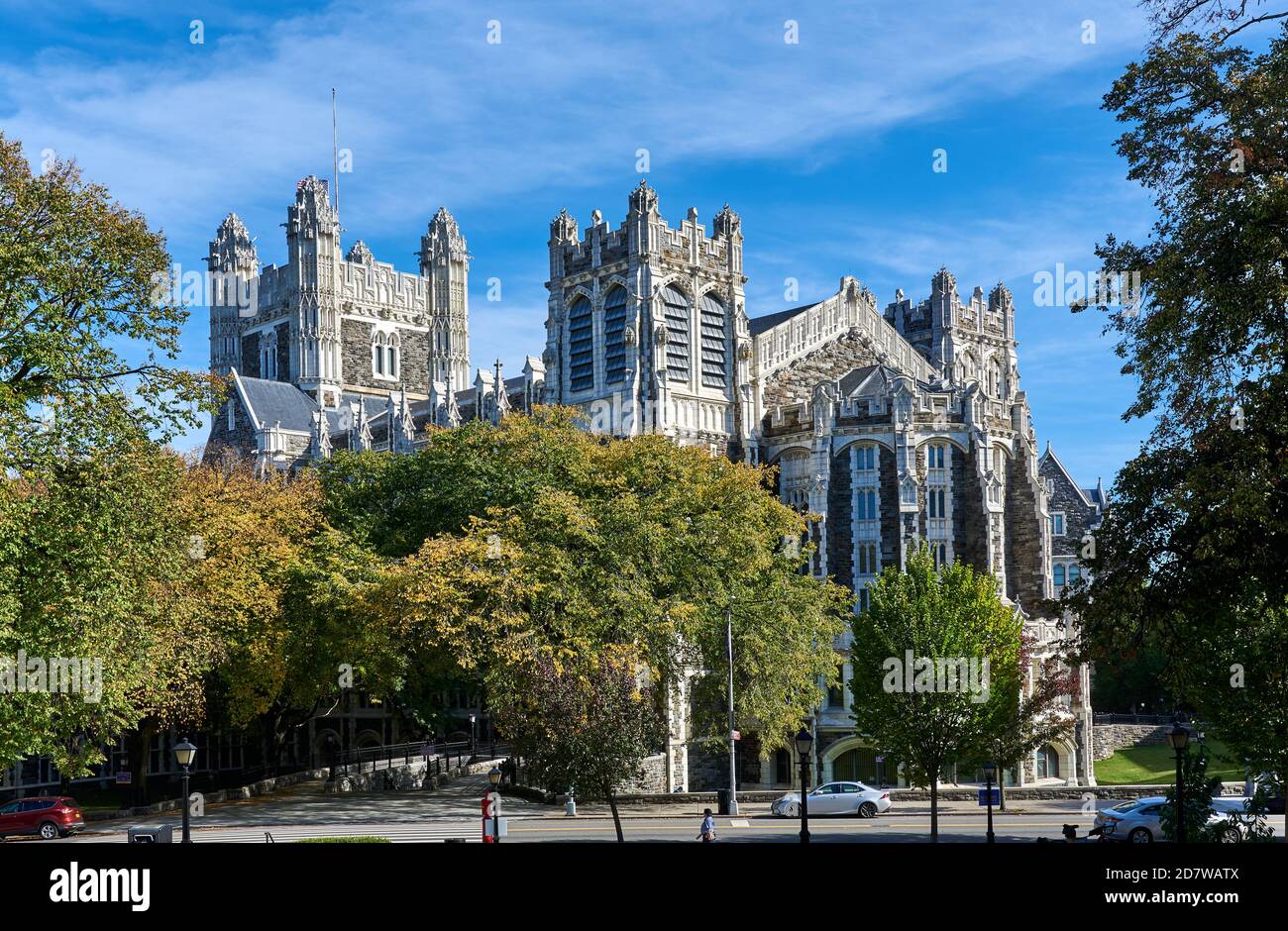 City College of New York Shepard Hall, ein Meisterwerk der Gotik aus dem Jahr 1907, entworfen von George Browne Post. Stockfoto