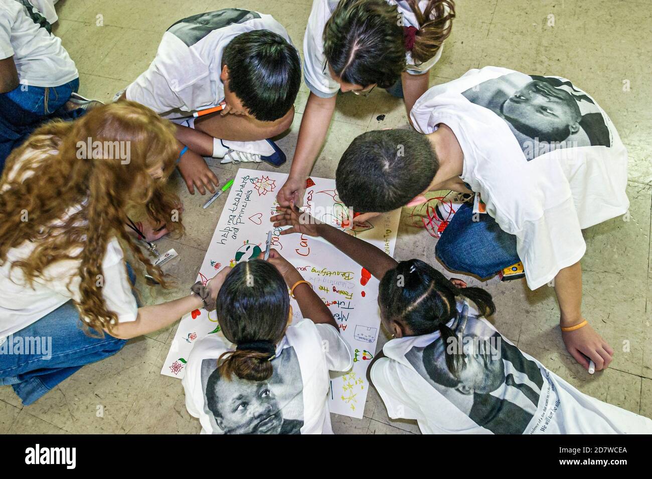 Miami Florida,Non Violence Project USA,Studenten Anti-Drogen-gemeinnütziger Verein,Martin Luther King Jr. Tag Teenager Teenager Teenager Jugendliche,Schwarz Stockfoto