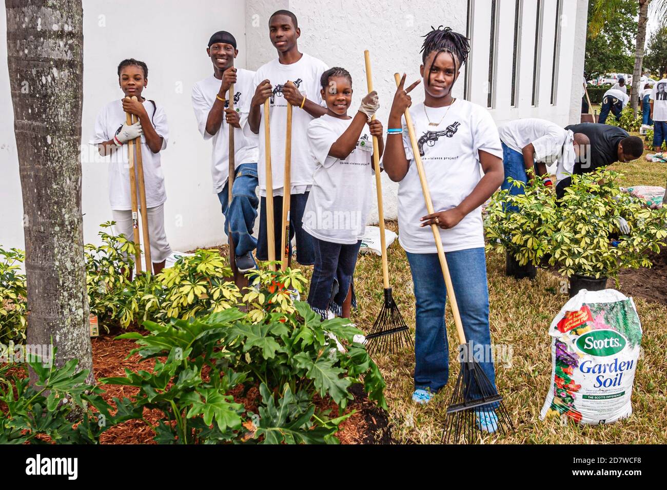 Miami Florida,Non Violence Project USA,Studenten Anti-Drogen-gemeinnütziger Verein,Martin Luther King Jr. Tag Teenager Teenager Teenager Jugendliche,Schwarz Stockfoto