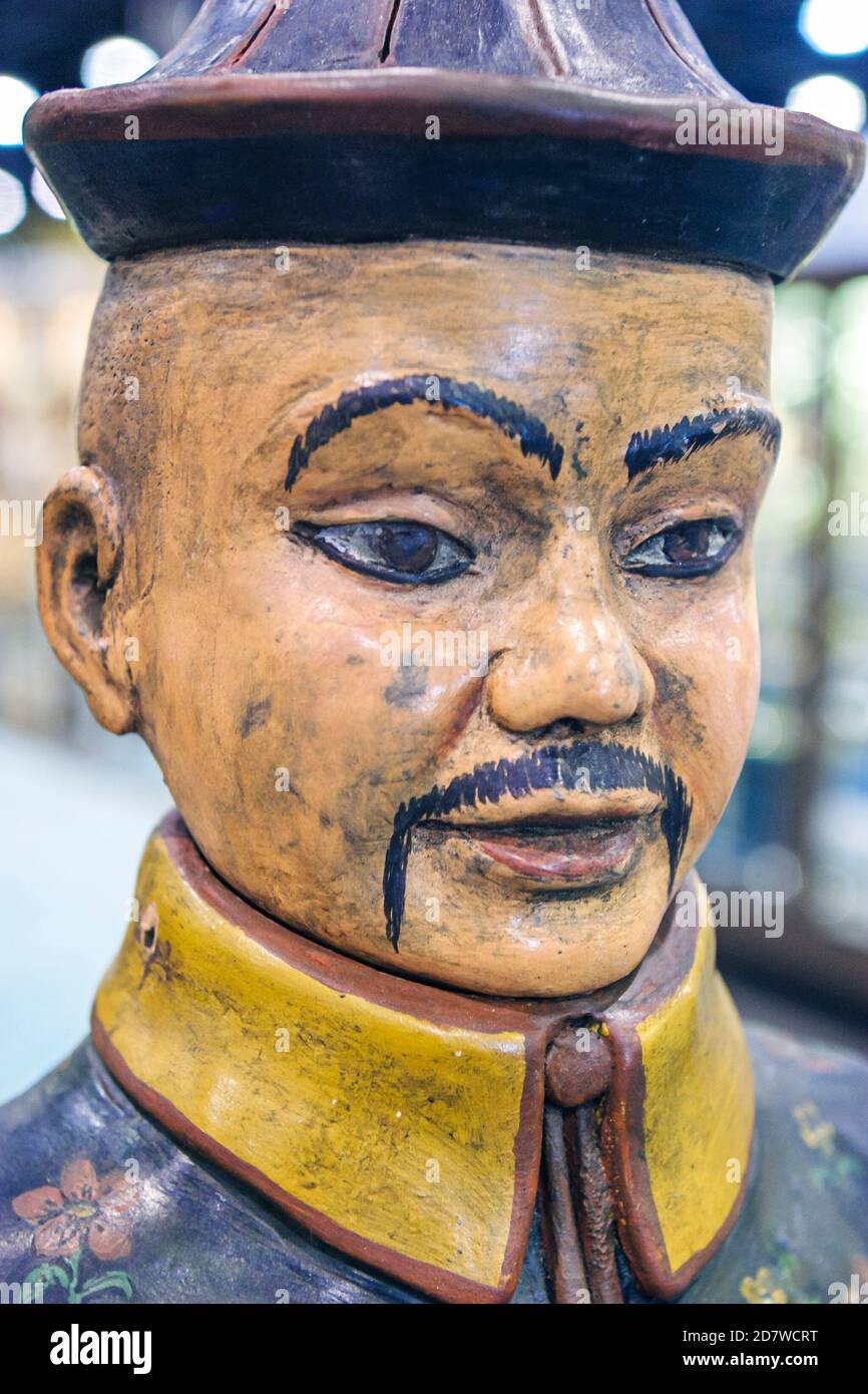 Florida,Miami Beach Convention Center,Center,Antique Verkäufer anzeigen Italienisch Piemonte china Mann Detail,19. Jahrhundert, Stockfoto