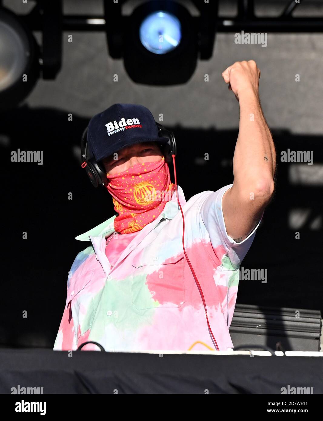 OKTOBER 24 - BURLINGAME, CA: Diplo, Major Lazer tritt während ihrer Music is the Weapon Drive-in Tour im Burlingame Golf Center am 24. Oktober 2020 in Burlingame, Kalifornien, auf. Dieses Konzert fand mit sozialen Distanzierungsprotokollen während der COVID-19 Pandemie 2020 statt, die Teilnehmer mussten sich in ihrem eigenen Raum halten und zu jeder Zeit Masken tragen. Foto: Casey Flanigan/imageSPACE/MediaPunch Stockfoto