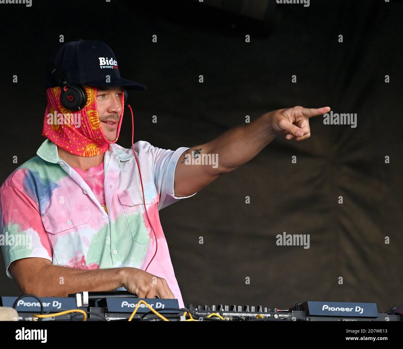 OKTOBER 24 - BURLINGAME, CA: Diplo, Major Lazer tritt während ihrer Music is the Weapon Drive-in Tour im Burlingame Golf Center am 24. Oktober 2020 in Burlingame, Kalifornien, auf. Dieses Konzert fand mit sozialen Distanzierungsprotokollen während der COVID-19 Pandemie 2020 statt, die Teilnehmer mussten sich in ihrem eigenen Raum halten und zu jeder Zeit Masken tragen. Foto: Casey Flanigan/imageSPACE/MediaPunch Stockfoto