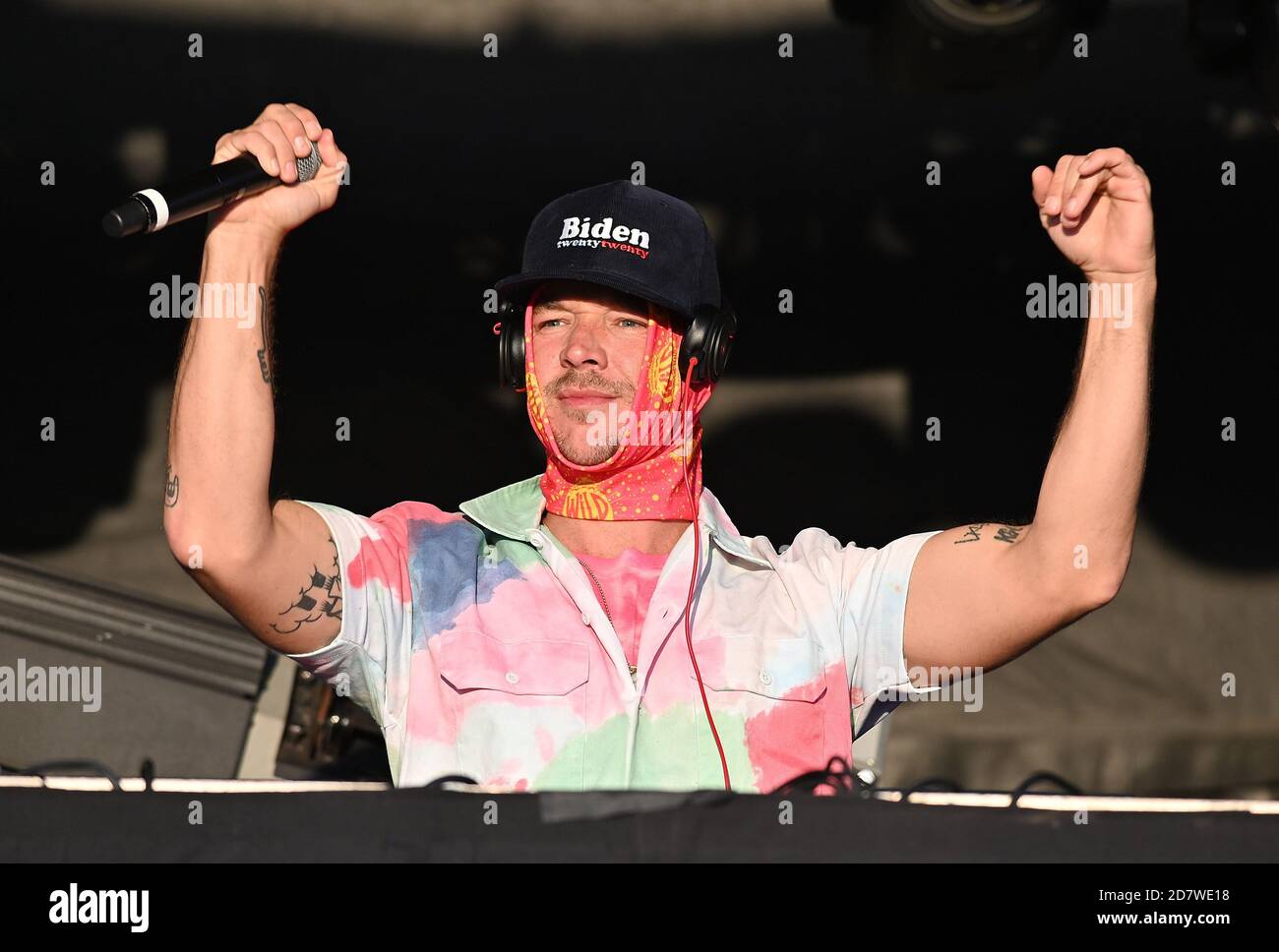 OKTOBER 24 - BURLINGAME, CA: Diplo, Major Lazer tritt während ihrer Music is the Weapon Drive-in Tour im Burlingame Golf Center am 24. Oktober 2020 in Burlingame, Kalifornien, auf. Dieses Konzert fand mit sozialen Distanzierungsprotokollen während der COVID-19 Pandemie 2020 statt, die Teilnehmer mussten sich in ihrem eigenen Raum halten und zu jeder Zeit Masken tragen. Foto: Casey Flanigan/imageSPACE/MediaPunch Stockfoto