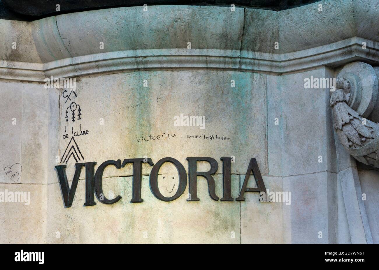 Der Name der Königin Victoria auf dem Liverpool Memorial Stockfoto