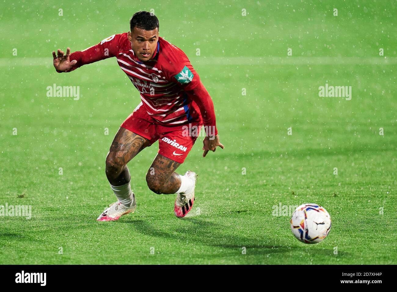 GETAFE, SPANIEN - 25. OKTOBER: Kennedy von Granada CF beim La Liga Santander Spiel zwischen Getafe CF und Granada CF im Coliseum Alfonso Perez am 25. Oktober 2020 in Getafe, Spanien. (Foto von Perez Meca/MB Media) Stockfoto