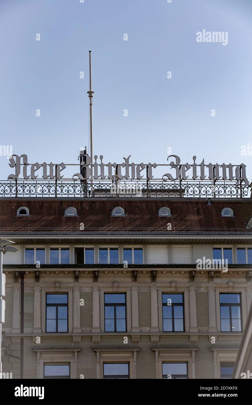 Zürich, Schweiz. Oktober 2020. Die Neue Zürcher Zeitung hat ihren Sitz in Zürich und ist eine Schweizer Tageszeitung für das Medienunternehmen NZZ-Mediengruppe. (Symbolbild, Themenbild) Zürich, 23.10.2020 Quelle: dpa/Alamy Live News Stockfoto