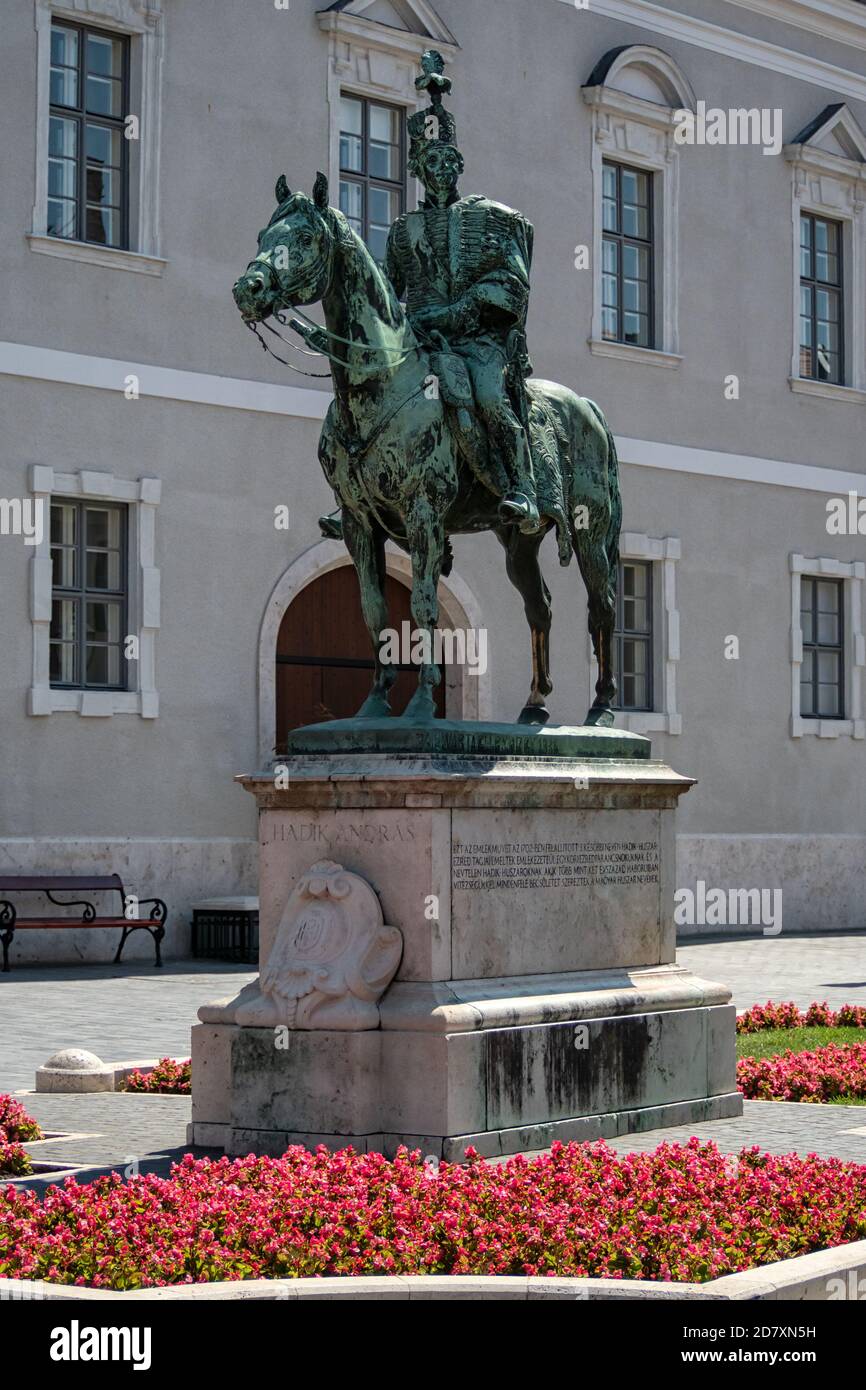 BUDAPEST, UNGARN - 16. JULI 2019: Reiterstatue von Andras Hadik von Gyorgy Vastagh Stockfoto BUDAPEST, UNGARN - 16. JULI 2019: Reiterstatue von Andras Hadik von Gyorgy Vastagh Stockfoto