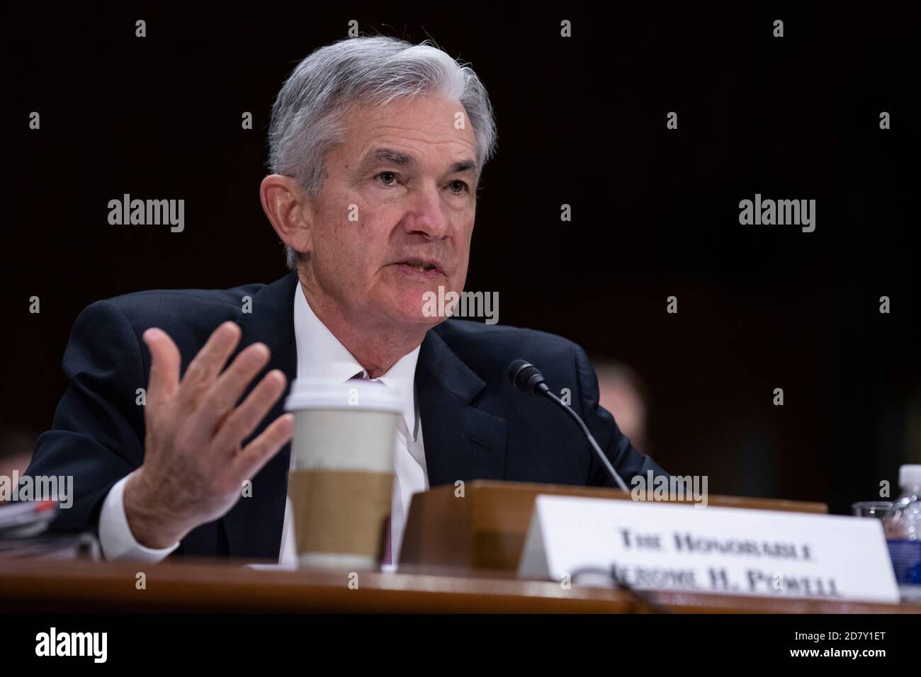 Jerome Powell, Vorsitzender der Federal Reserve, übergibt dem Kongress am 26. Februar 2019 den "Semiannual Monetary Policy Report" der Federal Reserve vor dem Bankenausschuss des Senats auf dem Capitol Hill in Washington, D.C.. Quelle: Alex Edelman/The Photo Access Stockfoto