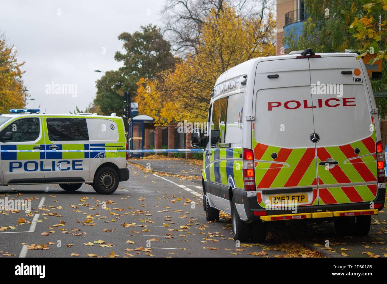 Polizeiwagen am Tatort in Birmingham. West Midlands Police Stockfoto