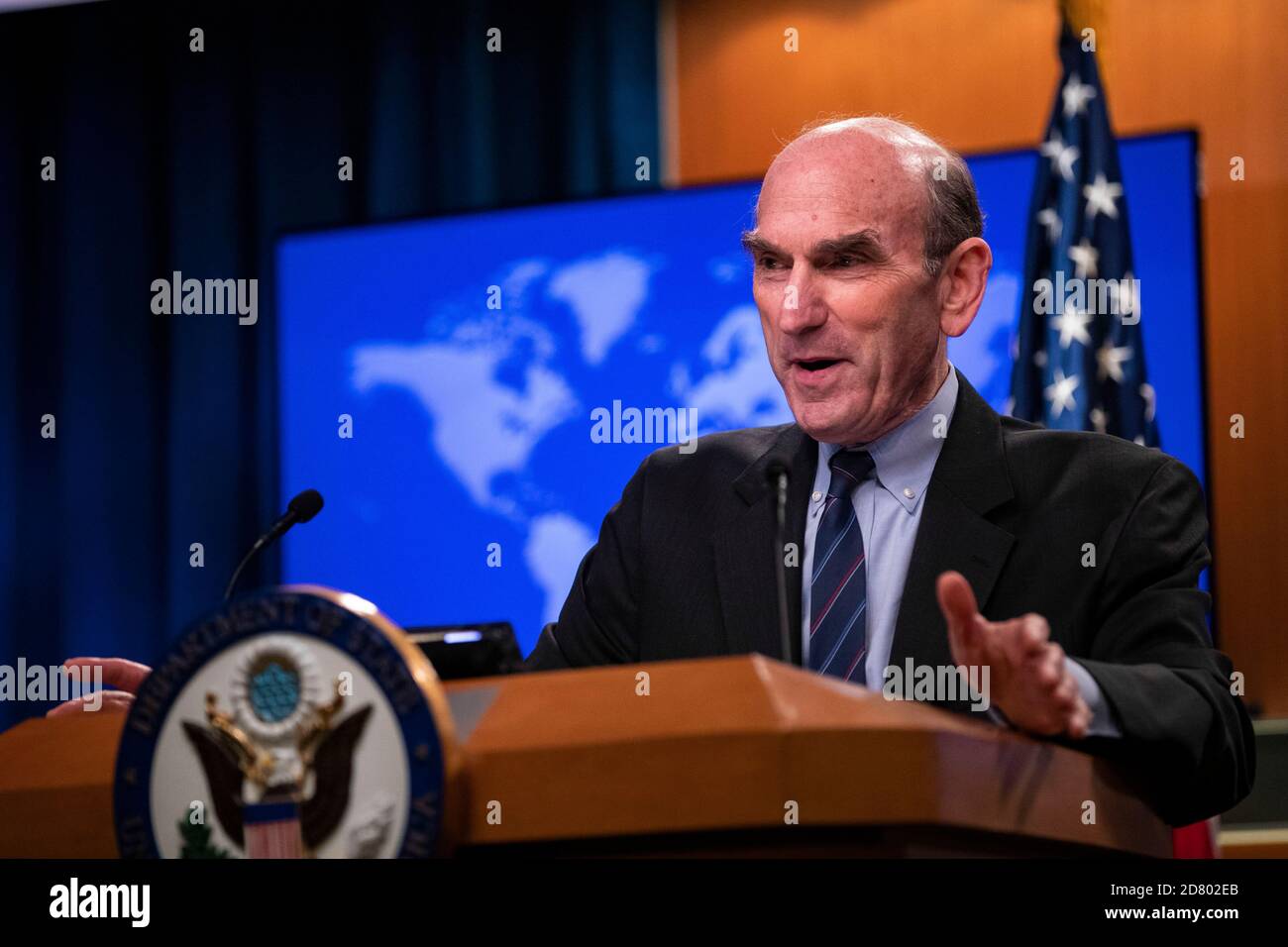 US-Sonderbeauftragter für Venezuela Elliott Abrams spricht mit Reportern während einer Briefing im Außenministerium am 25. Juni 2019 in Washington, D.C. Abrams sprach über die laufenden US-Bemühungen in Venezuela sowie die Ankunft des venezolanischen Gen. Manuel Ricardo Cristopher Figuera, Der ehemalige Leiter der venezolanischen Geheimdienstpolizei, der am Montag in den USA eintraf. Figuera soll dem US-unterstützten Oppositionsführer Juan Guaidó bei seinem Aufstand am 30. April gegen den venezolanischen Präsidenten Nicolás Maduro geholfen haben. Quelle: Alex Edelman/The Photo Access Stockfoto