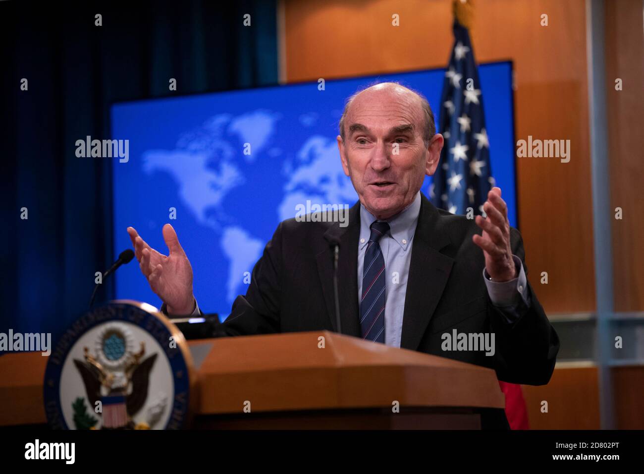 US-Sonderbeauftragter für Venezuela Elliott Abrams spricht mit Reportern während einer Briefing im Außenministerium am 25. Juni 2019 in Washington, D.C. Abrams sprach über die laufenden US-Bemühungen in Venezuela sowie die Ankunft des venezolanischen Gen. Manuel Ricardo Cristopher Figuera, Der ehemalige Leiter der venezolanischen Geheimdienstpolizei, der am Montag in den USA eintraf. Figuera soll dem US-unterstützten Oppositionsführer Juan Guaidó bei seinem Aufstand am 30. April gegen den venezolanischen Präsidenten Nicolás Maduro geholfen haben. Quelle: Alex Edelman/The Photo Access Stockfoto