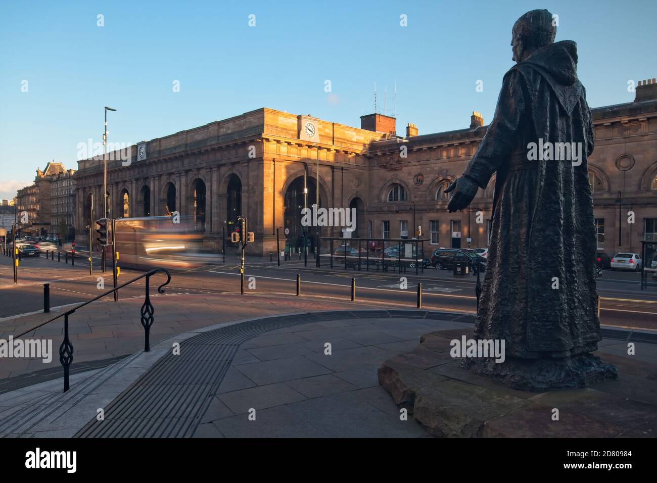 Newcastle Central Station steht auf der Neville Street im Stadtzentrum von Newcastle upon Tyne, Tyne und tragen in Nordostengland. Stockfoto