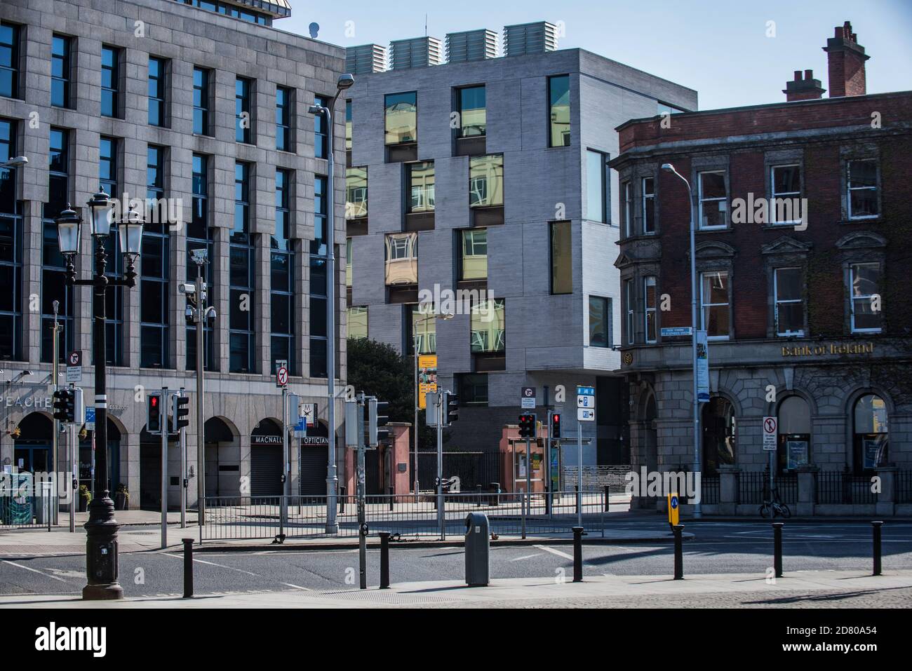 Das Gebäude des irischen Finanzdepts der Regierung wurde von Grafton Architects Dublin, Irland, entworfen. Stockfoto