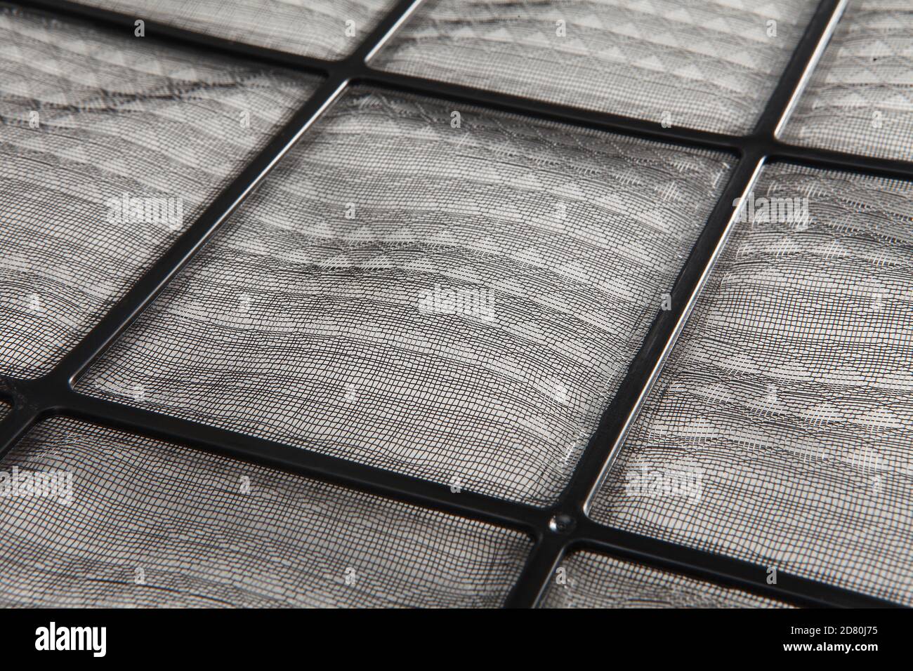 Ein Partikelfilter ist ein Gerät aus faserigen oder porösen Materialien, das feste Partikel wie Staub, Pollen, Schimmel und Bakterien entfernt. Stockfoto