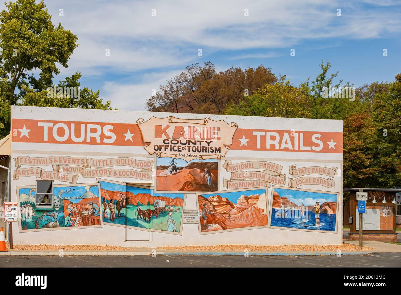 Utah, OCT 7, 2020 - Außenansicht des Kane County Office of Tourism Stockfoto