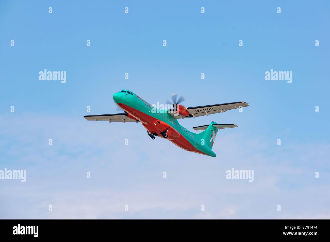 Boryspil, Ukraine - 25. September 2020: Die Windrose ATR-72-600 nimmt vom Flughafen ab Stockfoto