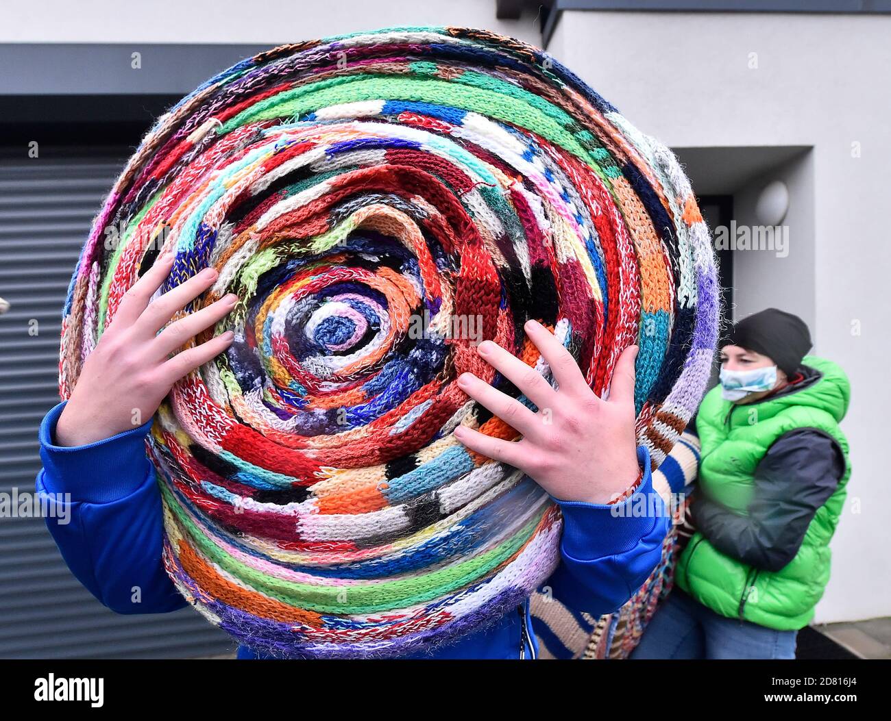 Längste hand -Fotos und -Bildmaterial in hoher Auflösung – Alamy