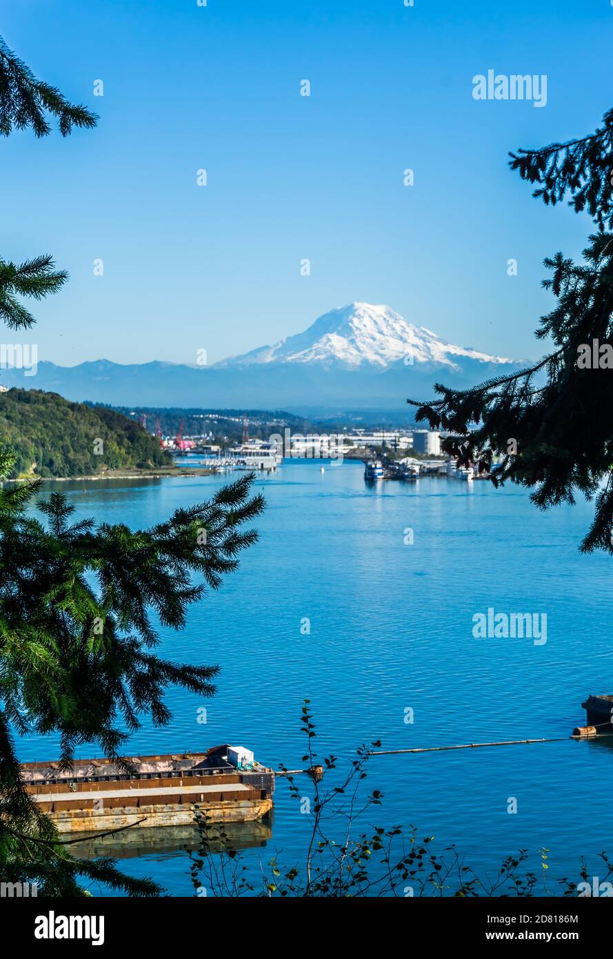 Eine Illustration des Hafens von Tacoma und des Mount Rainier. Stockfoto
