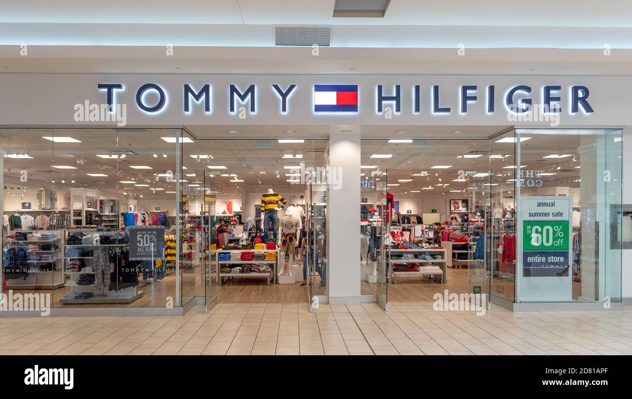 Tommy Hilfiger Store. Exklusives Aamy-Image Stockfoto