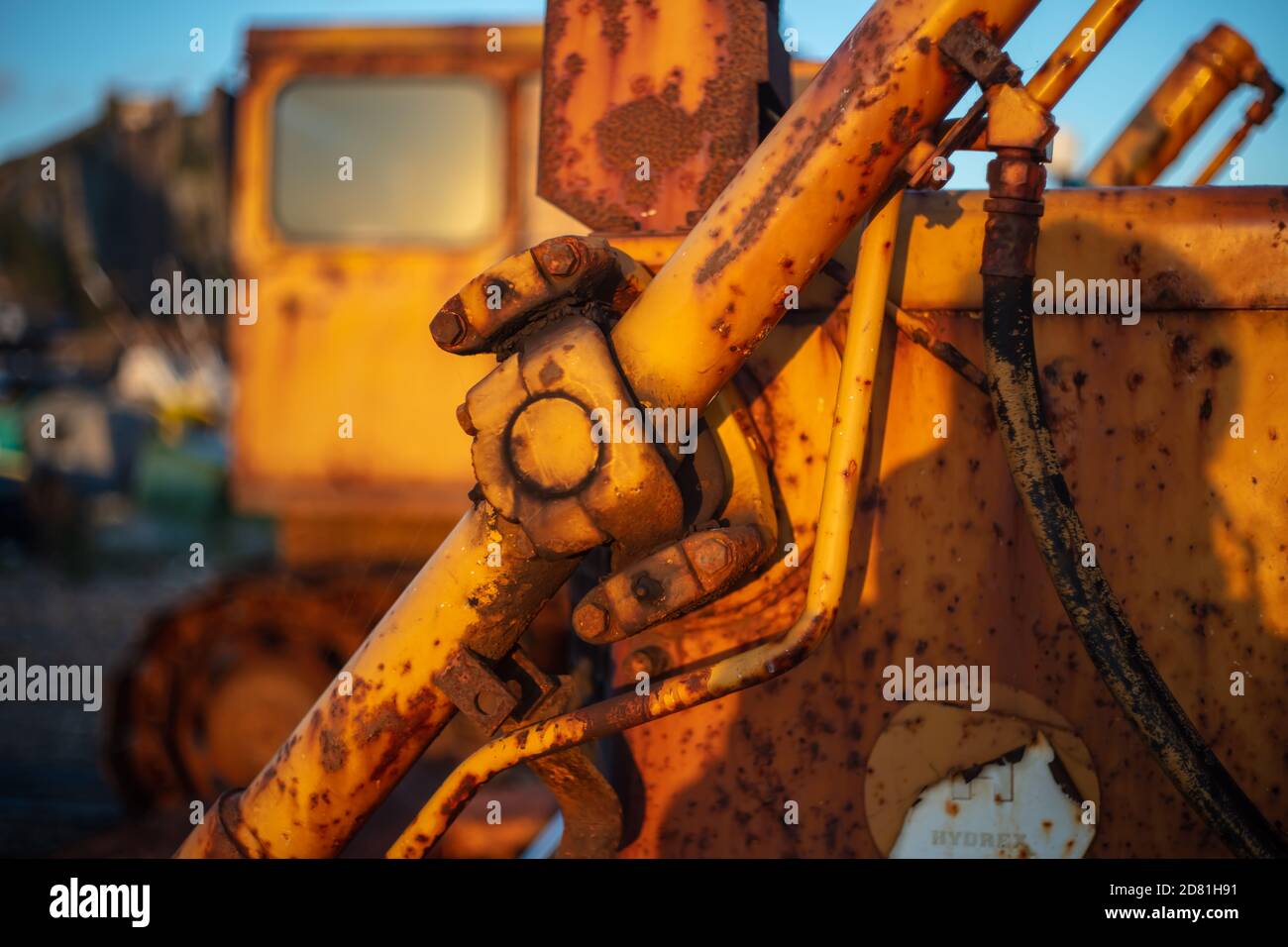 Bulldozer am Fischerstrand in Hastings, Sussex Stockfoto