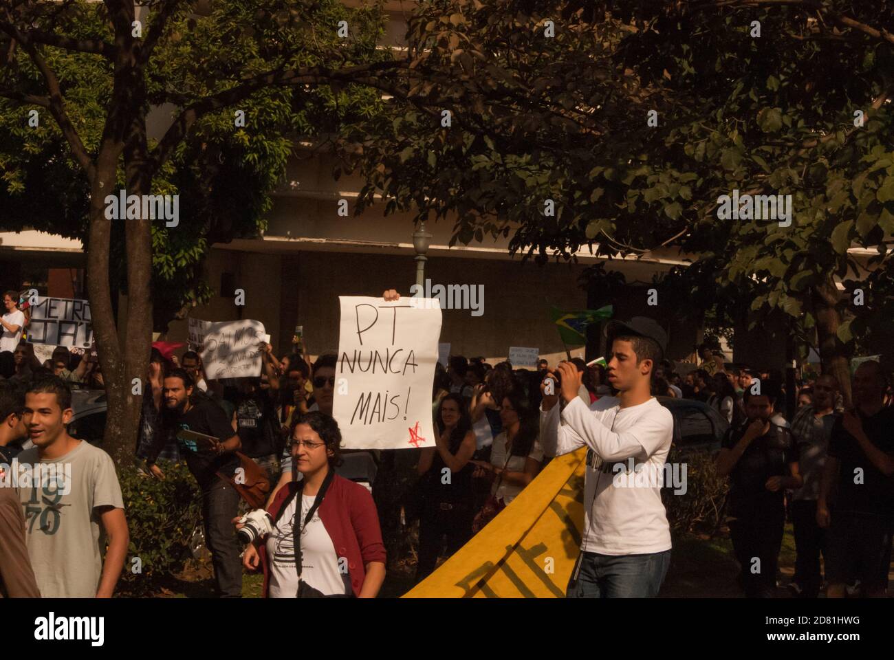 Protest fordert mehr Rechte in Belo Horizonte, Brasilien. 'PT never again' auf dem Poster Stockfoto