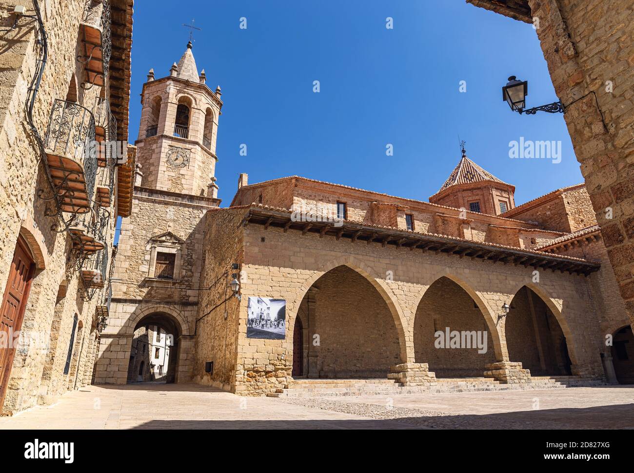 Platz von Cristo Rey in Cantavieja, Teruel, Aragon, Spanien Stockfoto
