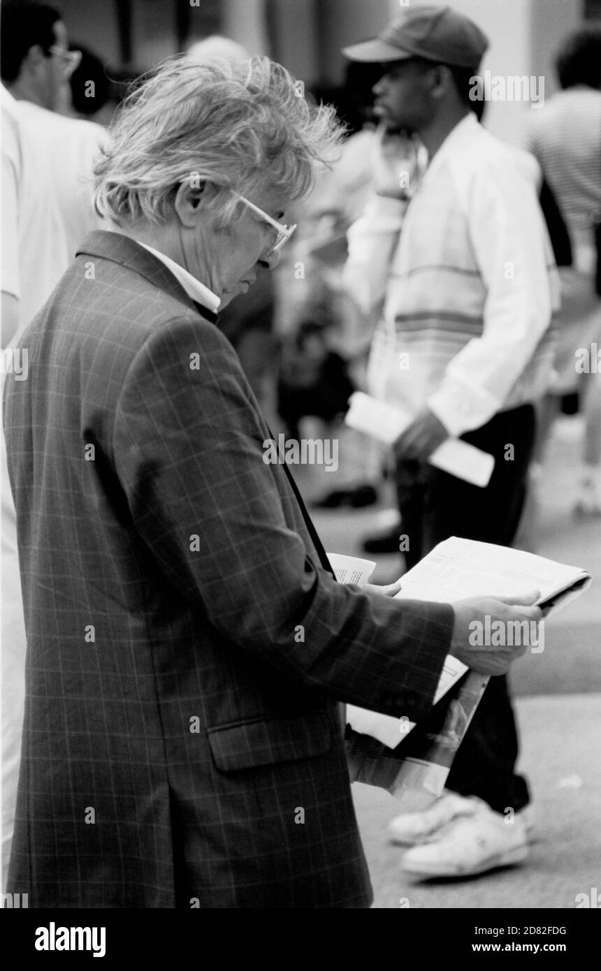 RACING WETTEN WÄHREND AUTEUIL PFERDE RENNEN PARIS FRANKREICH - SCHWARZ UND WEISSSILBER FILMFOTOGRAFIE © F.BEAUMONT Stockfoto