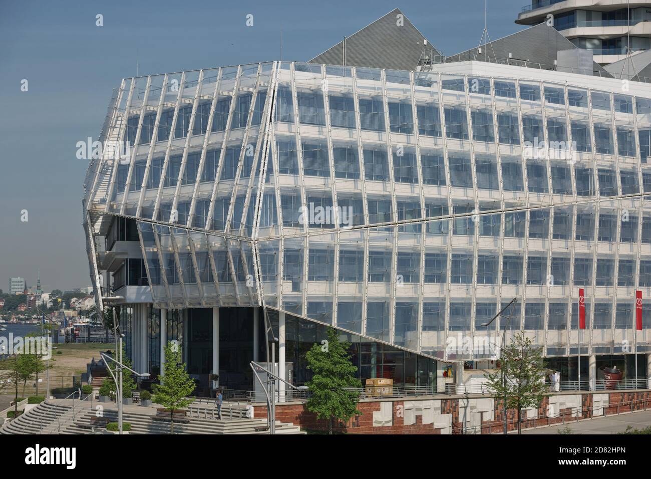 Hamburg, Deutschland - 22. Mai 2017: Die Wohnungen HafenCity Unilever und Marco Polo Tower befinden sich an der Elbe im Hafen von Hamburg Stockfoto