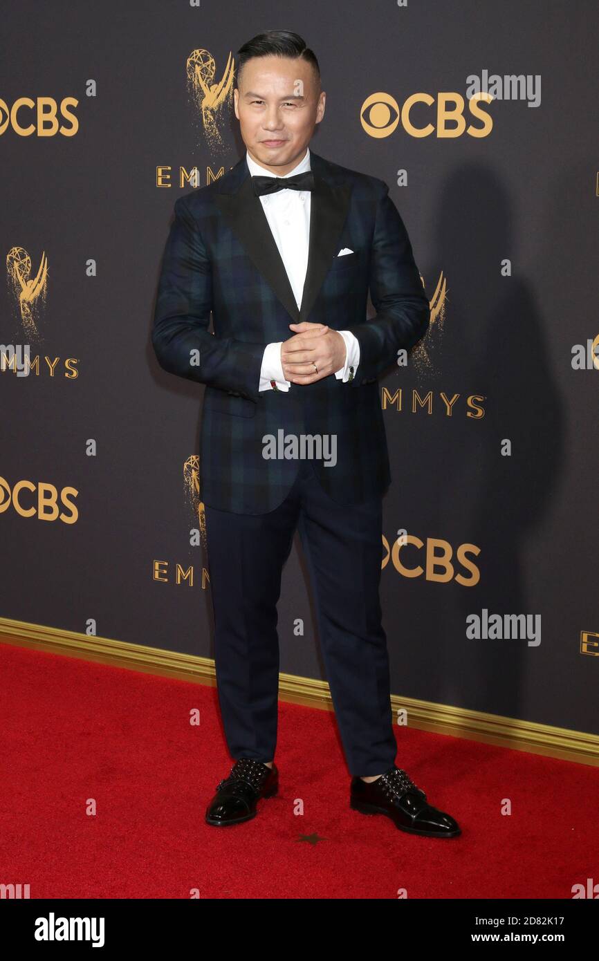 LOS ANGELES - SEP 17: BD Wong bei den 69. Primetime Emmy Awards - Ankunft im Microsoft Theater am 17. September 2017 in Los Angeles, CA Stockfoto