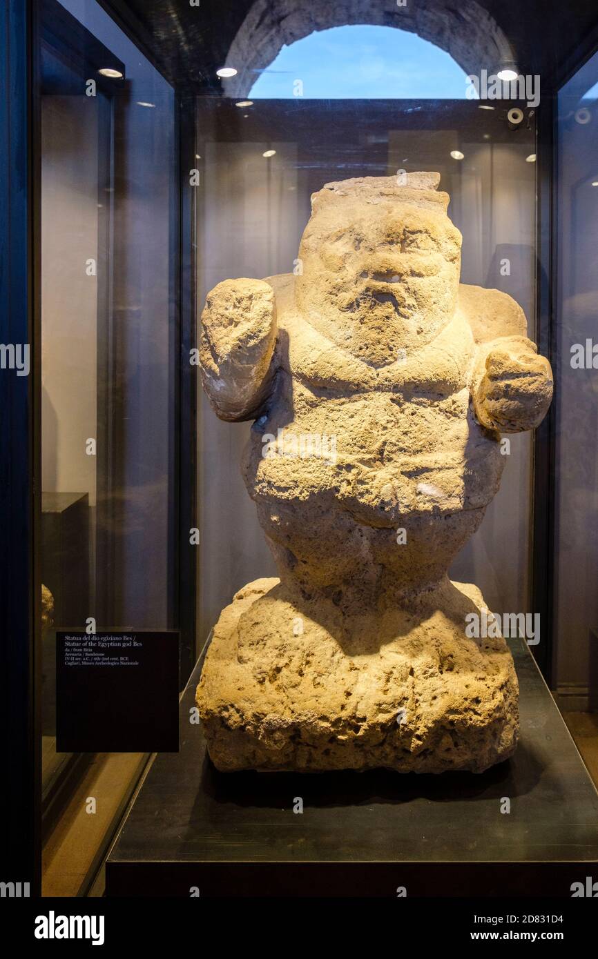 Religiöse Ikonographie, Sandsteinstatue des ägyptischen Gottes Bes, 4.-2. Jahrhundert v. Chr., Rom, Italien Stockfoto