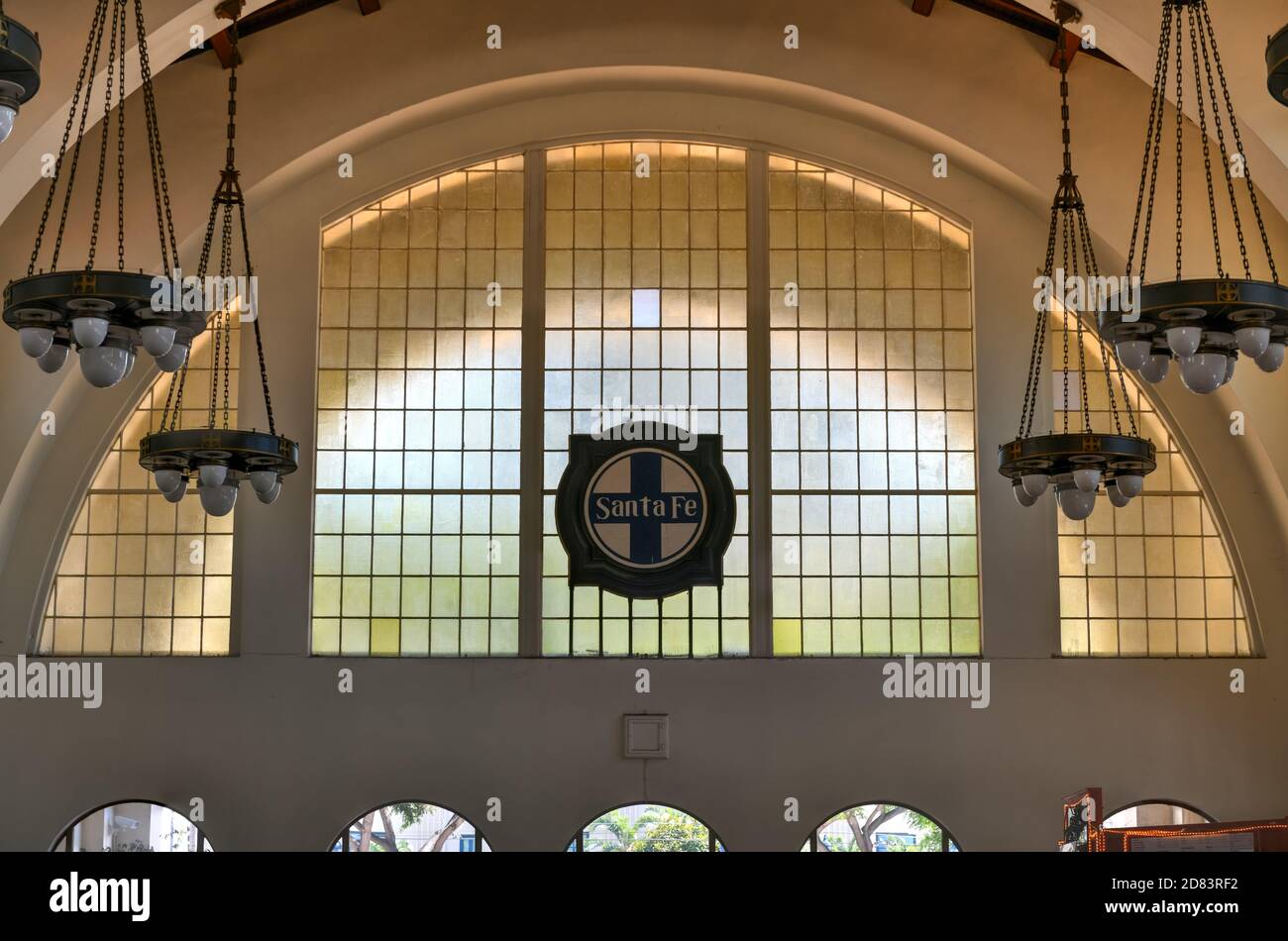 San Diego, Kalifornien - 19. Juli 2020: Union Station in San Diego, USA. Die Station im Stil der spanischen Kolonialzeit wurde am 8. März 1915 als Santa Fe eröffnet Stockfoto
