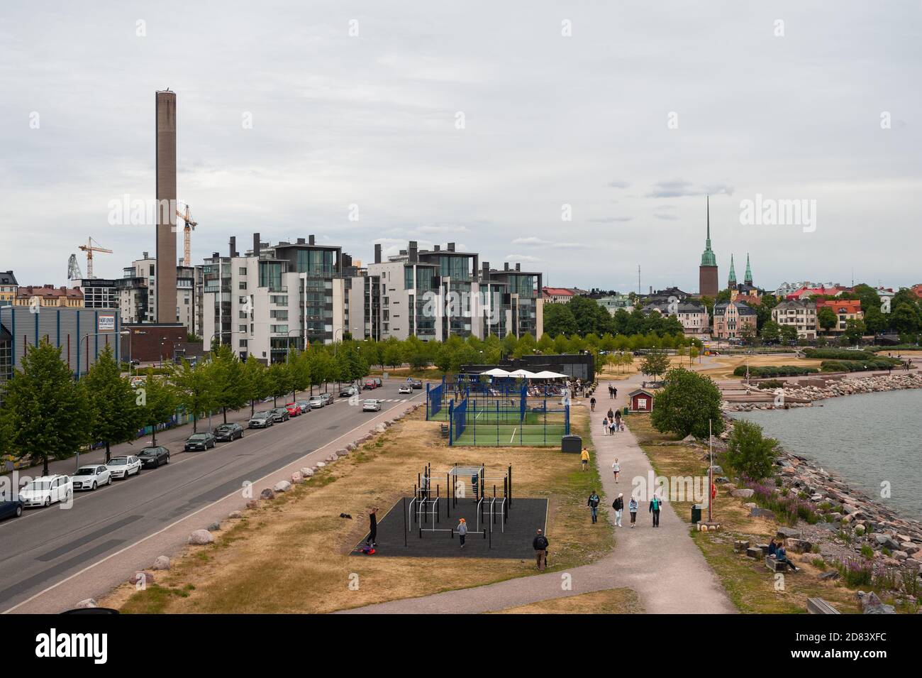 24.06.2018, Helsinki, Finnland, Europa - eine erhöhte Aussicht von der Loeyly Seaside Sauna auf das Stadtbild am Südufer der finnischen Hauptstadt. Stockfoto