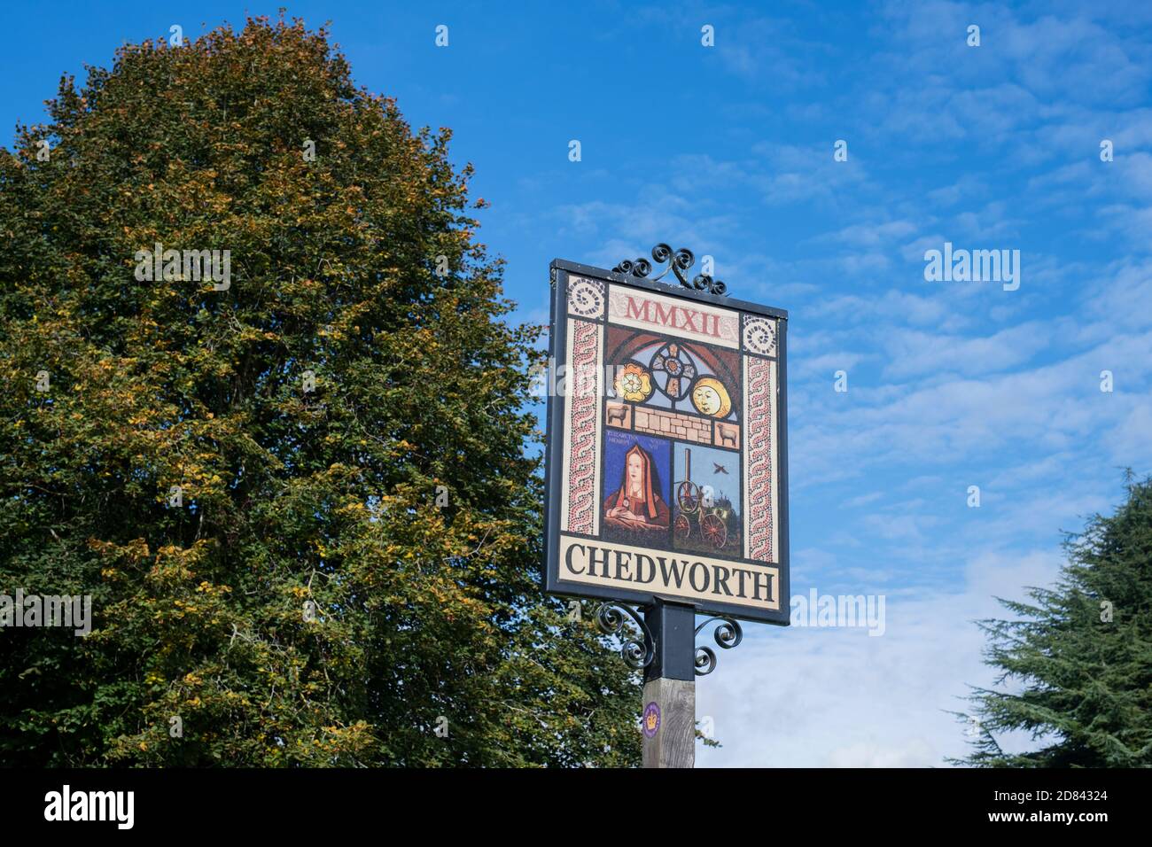 Chedworth Dorfschild im Frühherbst. Chedworth, Cotswolds, Gloucestershire, England Stockfoto