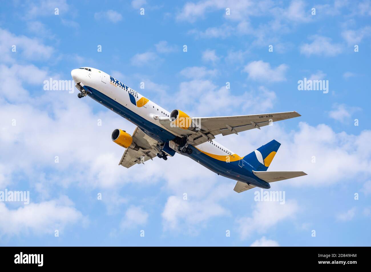 Boryspil, Ukraine - 25. September 2020: Azur Air Ukraine Boeing 767-300 fliegt vom Flughafen ab Stockfoto