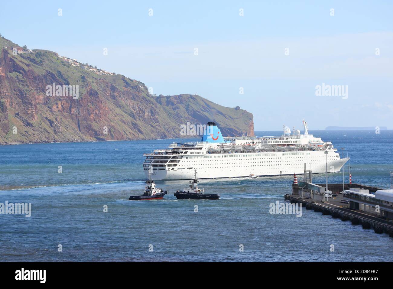 Nach einem kurzen Besuch verlässt das Kreuzfahrtschiff MS Marella Dream Madeira, Portugal Stockfoto