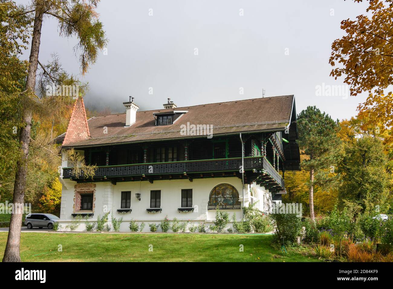 Heiligenkreuz: Haus im traditionellen Stil von Wienerwald, Wienerwald, Wienerwald, Niederösterreich, Niederösterreich, Österreich Stockfoto
