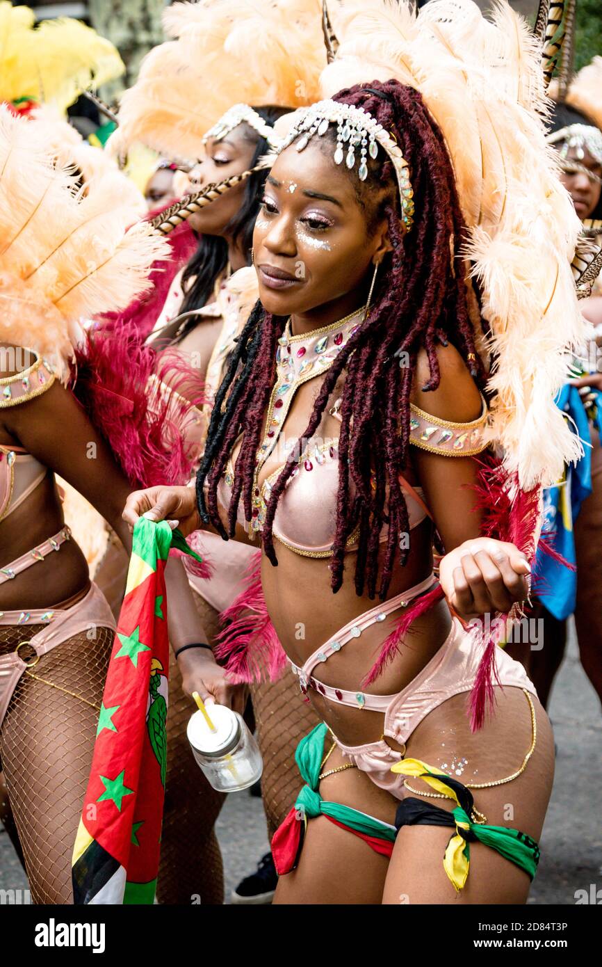 London, Großbritannien, 27. August 2018:- Teilnehmer nehmen an der Nottinghill Carival in West London Teil, Europas größter Straßenparty. Stockfoto