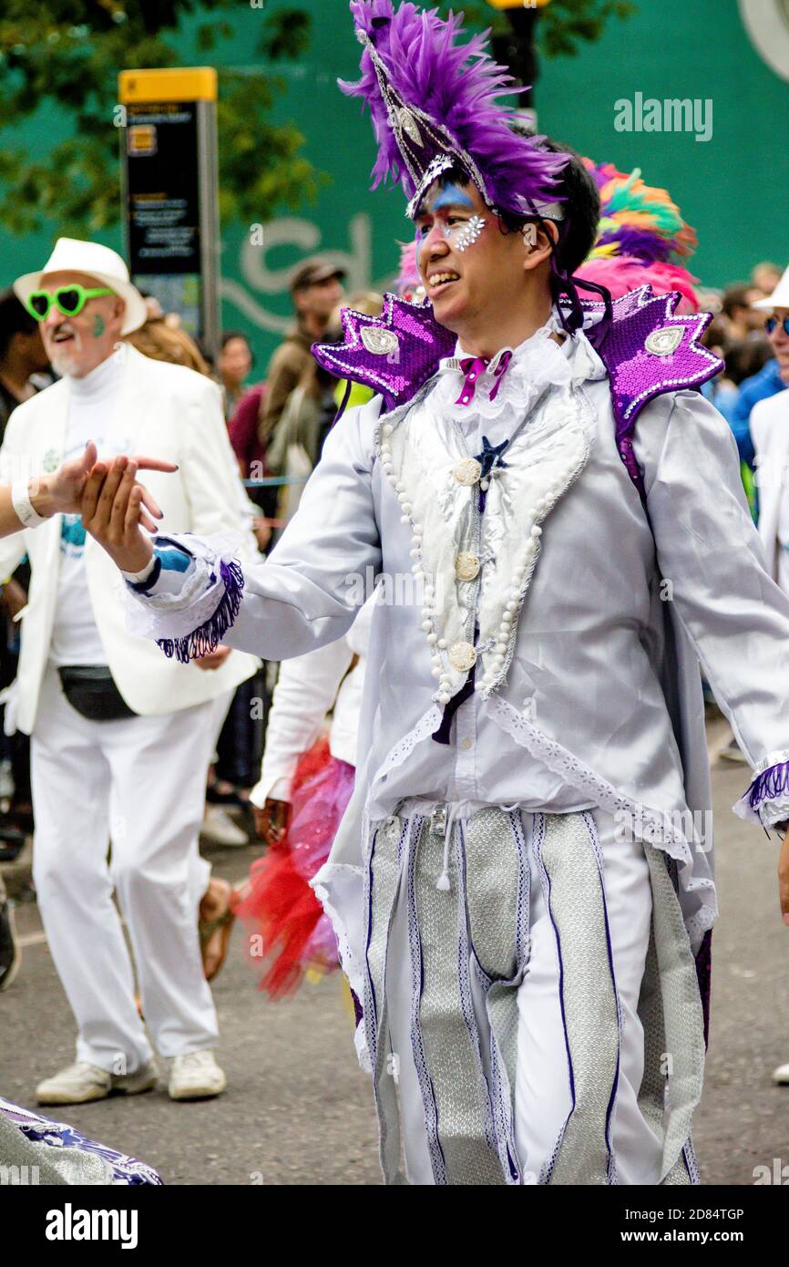 London, Großbritannien, 27. August 2018:- Teilnehmer nehmen an der Nottinghill Carival in West London Teil, Europas größter Straßenparty. Stockfoto