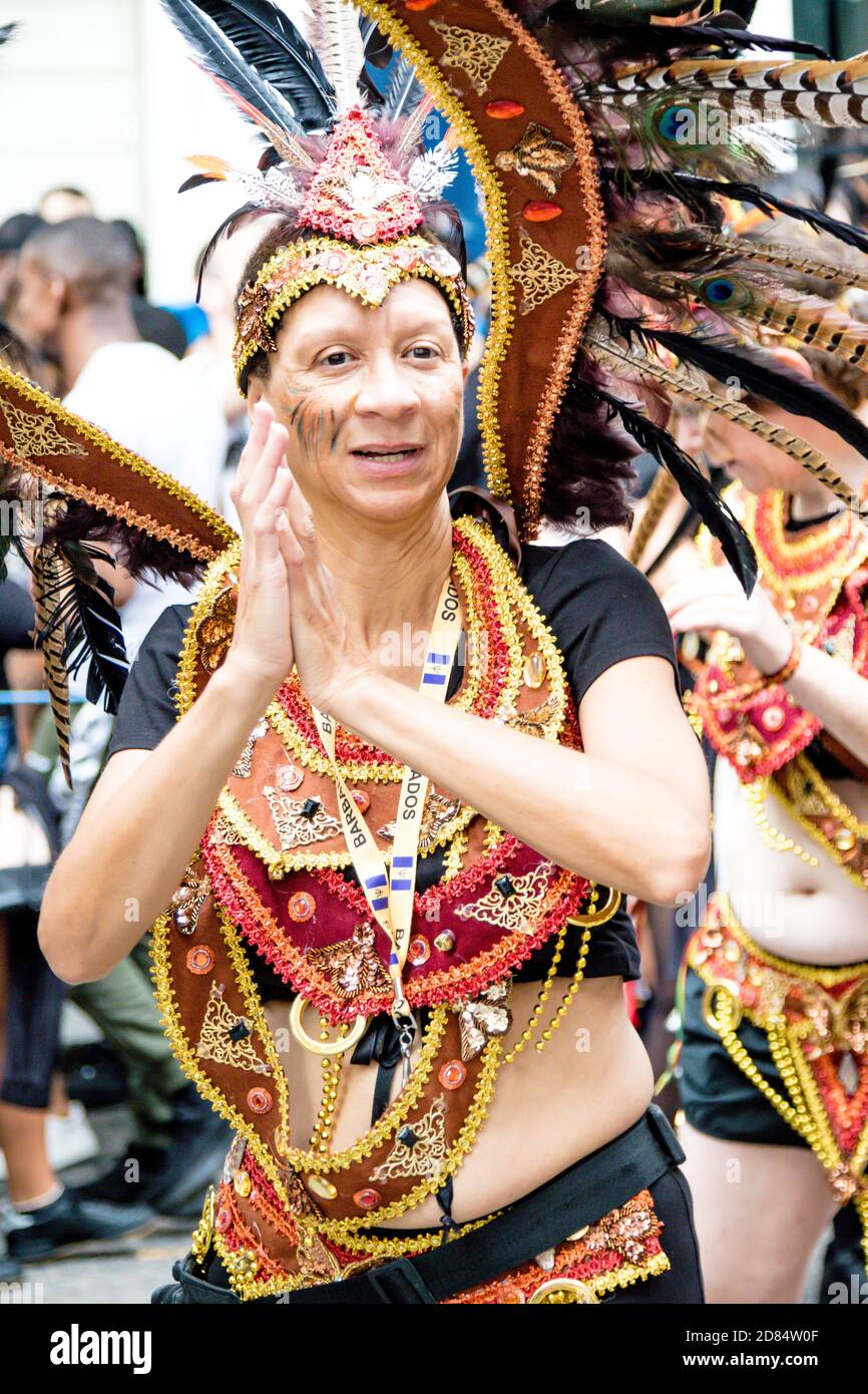 London, Großbritannien, 27. August 2018:- Teilnehmer nehmen an der Nottinghill Carival in West London Teil, Europas größter Straßenparty. Stockfoto