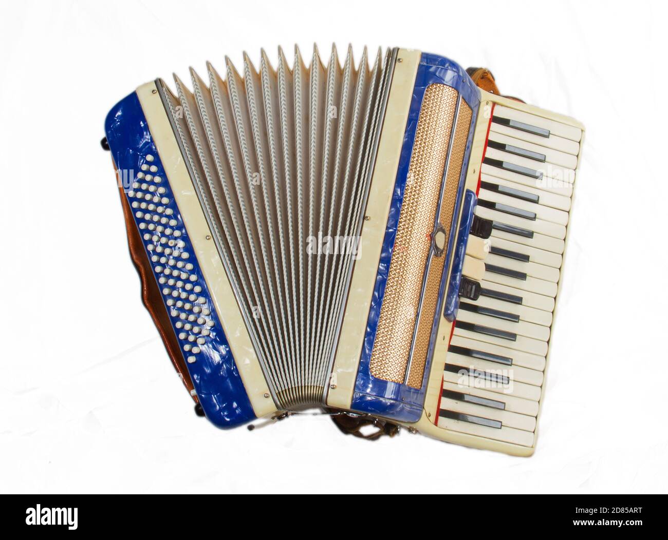 Blaue Klavier-Ziehharmonika, isoliert auf weißem Hintergrund Stockfoto