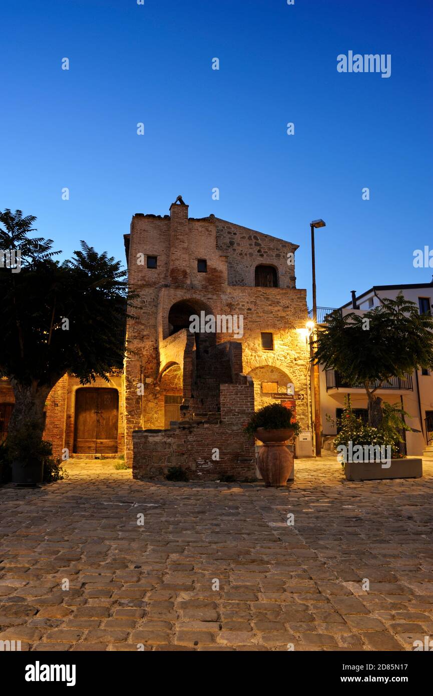 Die sogenannte „casa con gli occhi“, Aliano, Basilicata, Italien Stockfoto