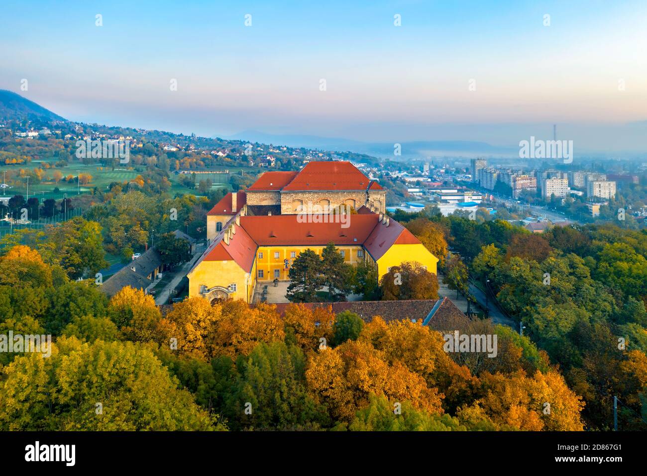 Kiscelli Museum in Budapest. Es gibt das Puppentheater und Metropolausstellungen und vieles mehr Stockfoto