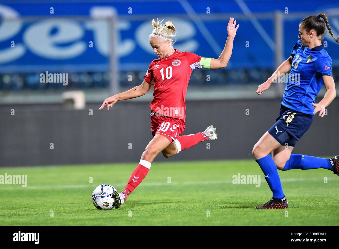 Carlo Castellani Stadium, empoli, Italien, 27 Oct 2020, Pernille Harder (Dänemark) während der EM 2022 Qualifiers - Italien Frauen gegen Dänemark, Italienische Fußballmannschaft - Credit: LM/Lisa Guglielmi/Alamy Live News Stockfoto