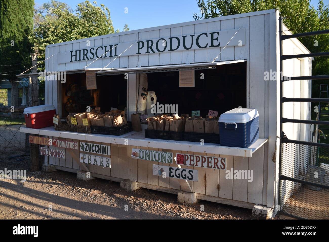 Rockville, Utah. USA 8/14/2020. Hirschi Produce Stand auf Utah Highway 9. Gegründet im Jahr 1977 bietet ihre Früchte, Gemüse und Eier Stockfoto