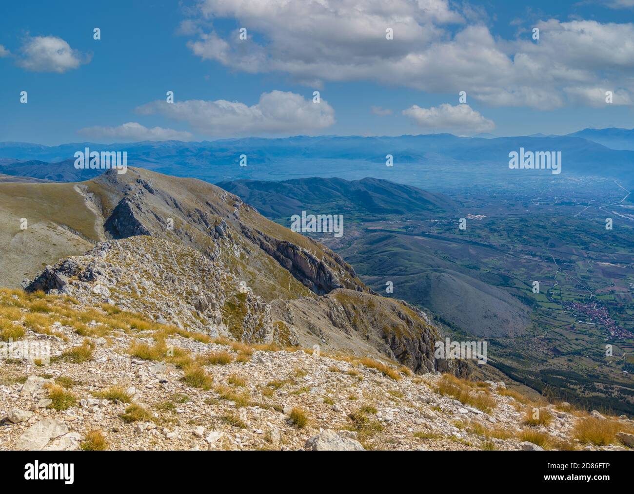 Monte Velino (Abruzzen, Italien) - die schöne Landschaft Gipfel des Monte Velino, einer der höchsten Gipfel des Apennin mit seinen 2487 Metern. Stockfoto