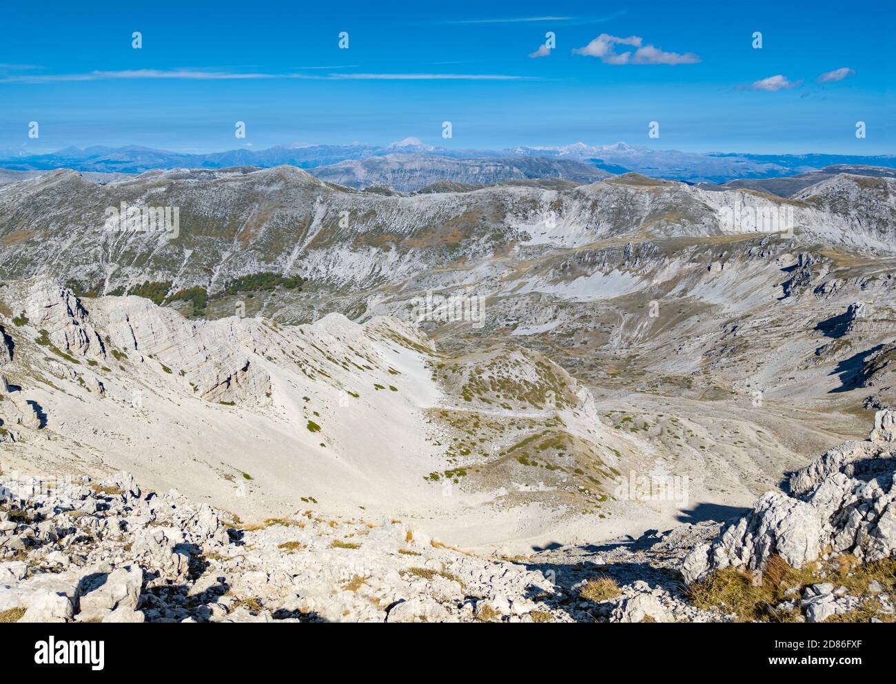 Monte Velino (Abruzzen, Italien) - die schöne Landschaft Gipfel des Monte Velino, einer der höchsten Gipfel des Apennin mit seinen 2487 Metern. Stockfoto
