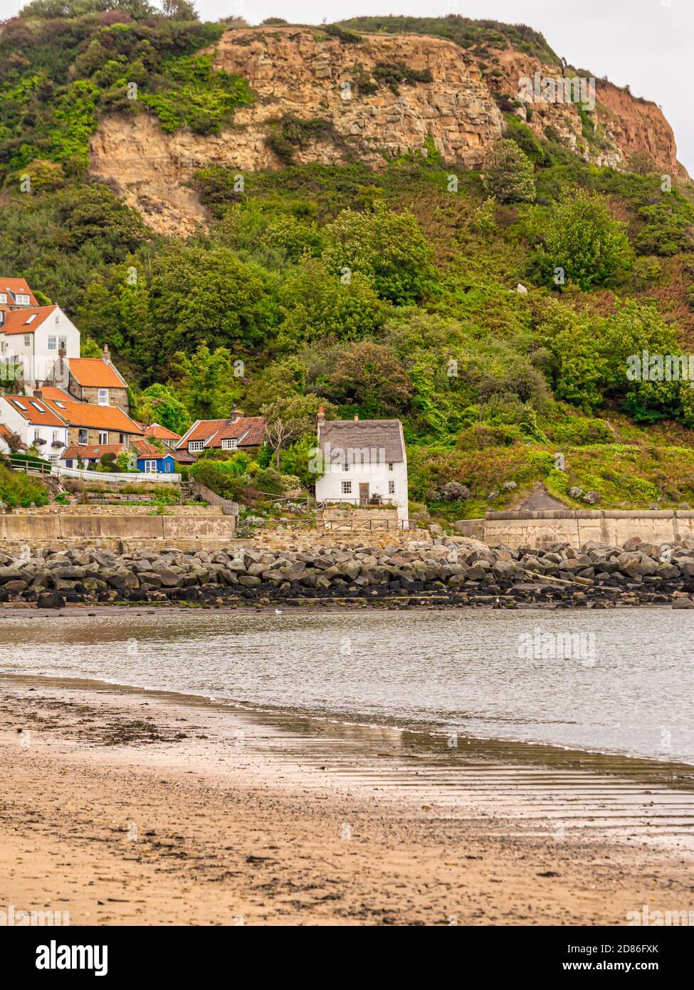 Reetgedeckte Hütte, Runswick Bay, North Yorkshire Coast, Großbritannien. Stockfoto