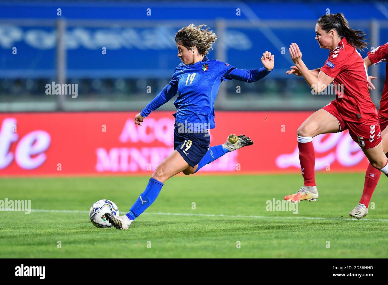 Carlo Castellani Stadium, empoli, Italien, 27 Oct 2020, Valentina Giacinti (Italien) erzielt ein Tor bei der EM 2022 Qualifikation - Italien Frauen gegen Dänemark, Italienische Fußballmannschaft - Credit: LM/Lisa Guglielmi/Alamy Live News Stockfoto