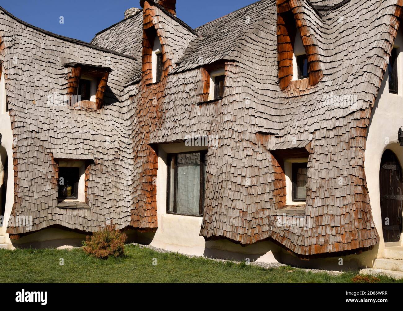 Fairy Valley Clay Castle, Fairy Valley, Hobbit Castle in Siebenbürgen aus Lehm und Sand gebaut. Architektonische Details Stockfoto